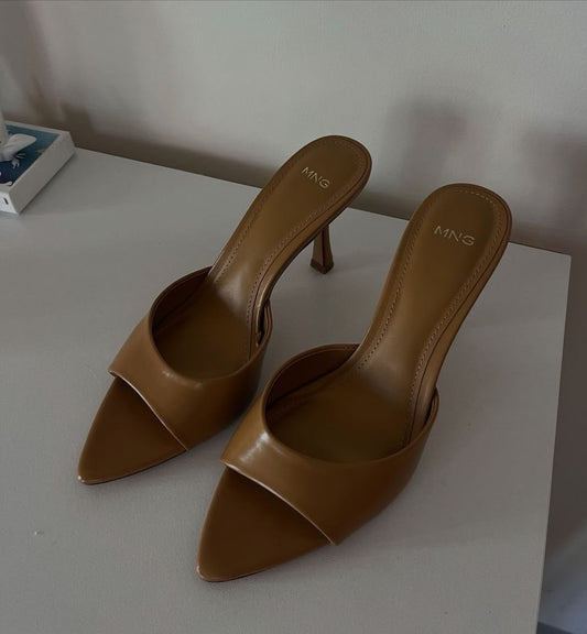 Alora Pointed Vamp Mule