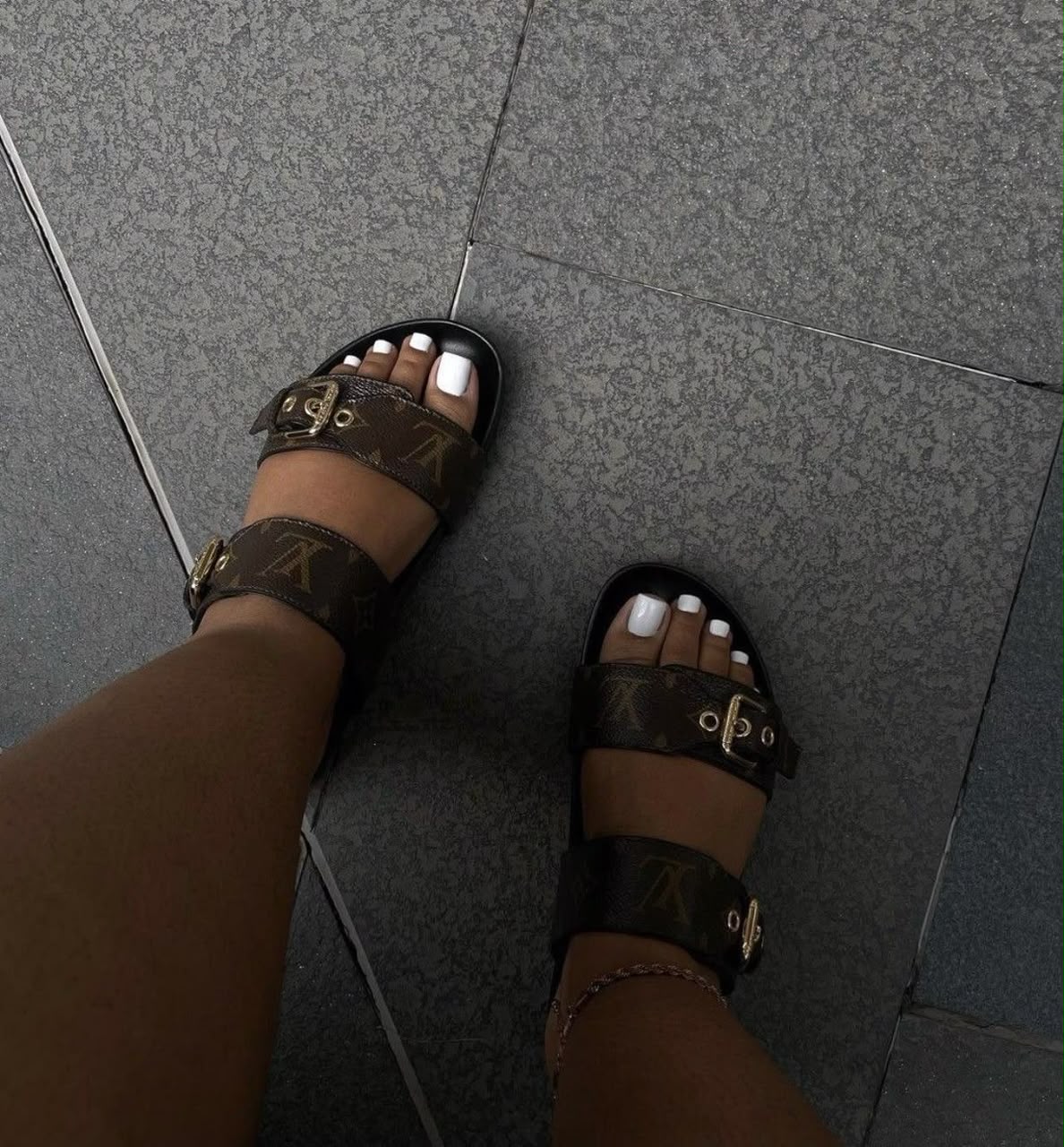 Siena Monogram Slides