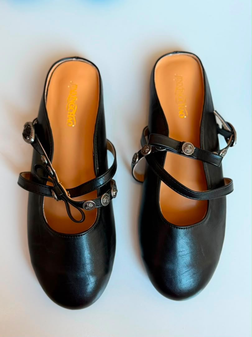 Lara Flat